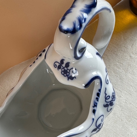 Vienna Woods Blue Onion Ceramic Pitcher - Picture 5 of 10